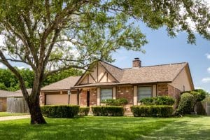 A house is appraised in Knoxville, TN.