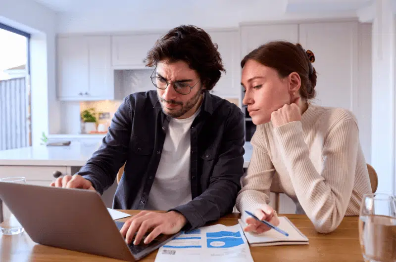How to Market a House With Solar Panels